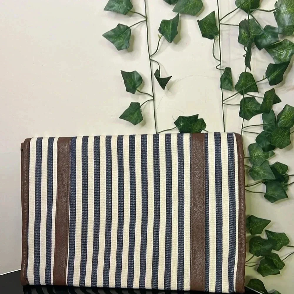 NWT Sloan ranger clutch